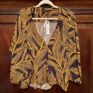 Olivaceous top